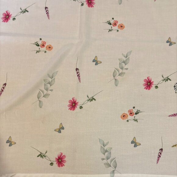 Nicole Miller Tablecloth Easter Bunny Eggs Floral Butterfly 60 x 84" Pastel - Picture 6 of 9